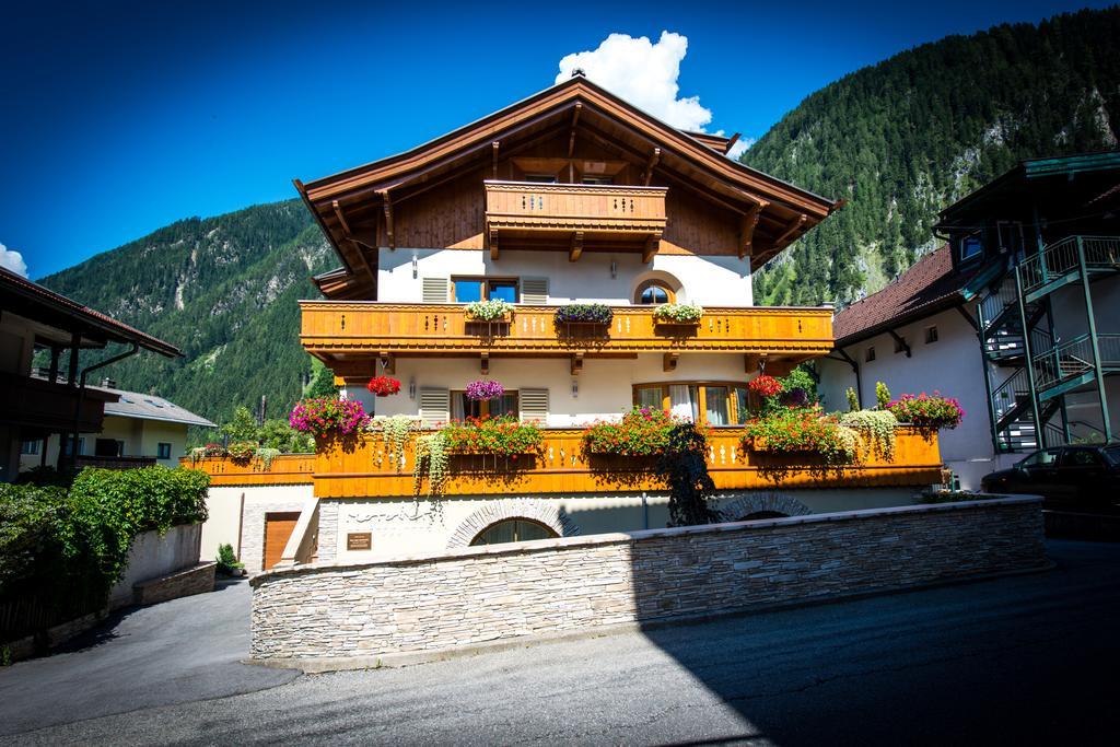Hotel Moroder Haus à Mayrhofen Extérieur photo