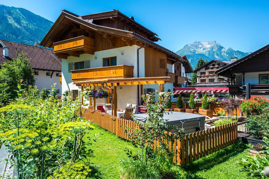 Hotel Moroder Haus à Mayrhofen Extérieur photo